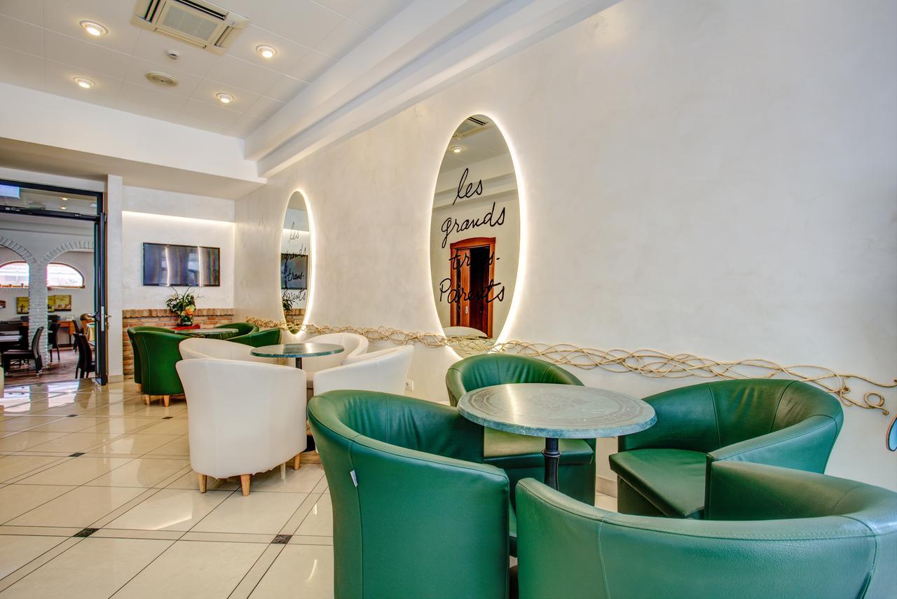 Ancora Hotel & Residence Cattolica Exterior photo